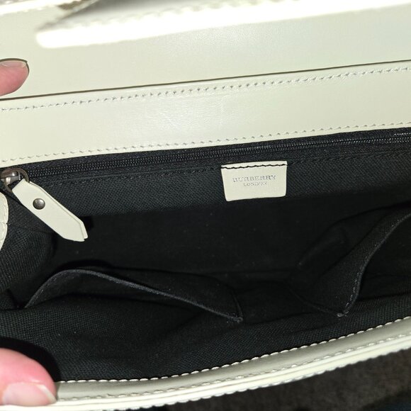 Burberry Purse - Picture 4 of 5